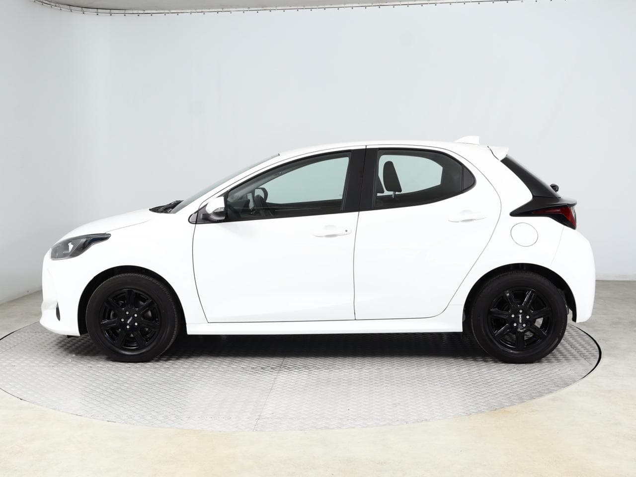 2023 Toyota YARIS - 4