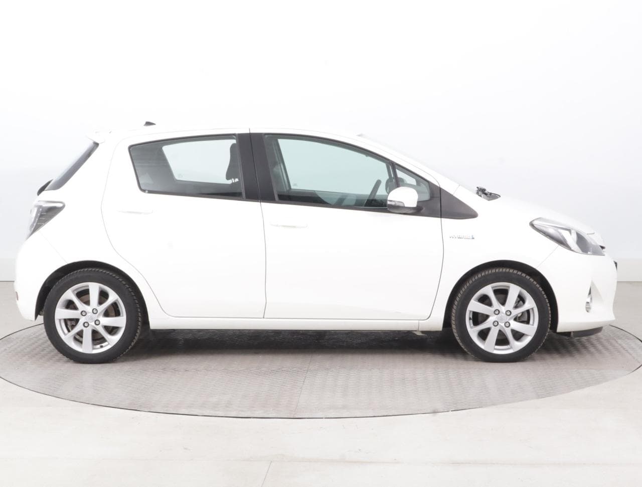 2012 Toyota YARIS - 8