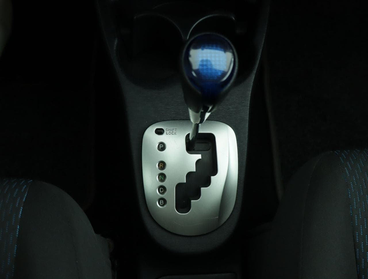 2012 Toyota YARIS - 19