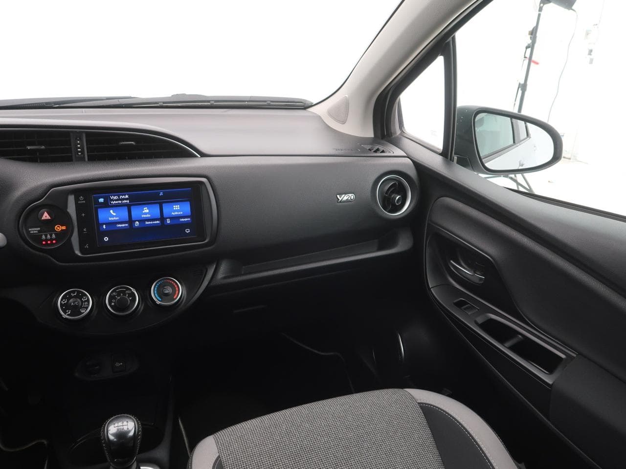 2020 Toyota YARIS - 11