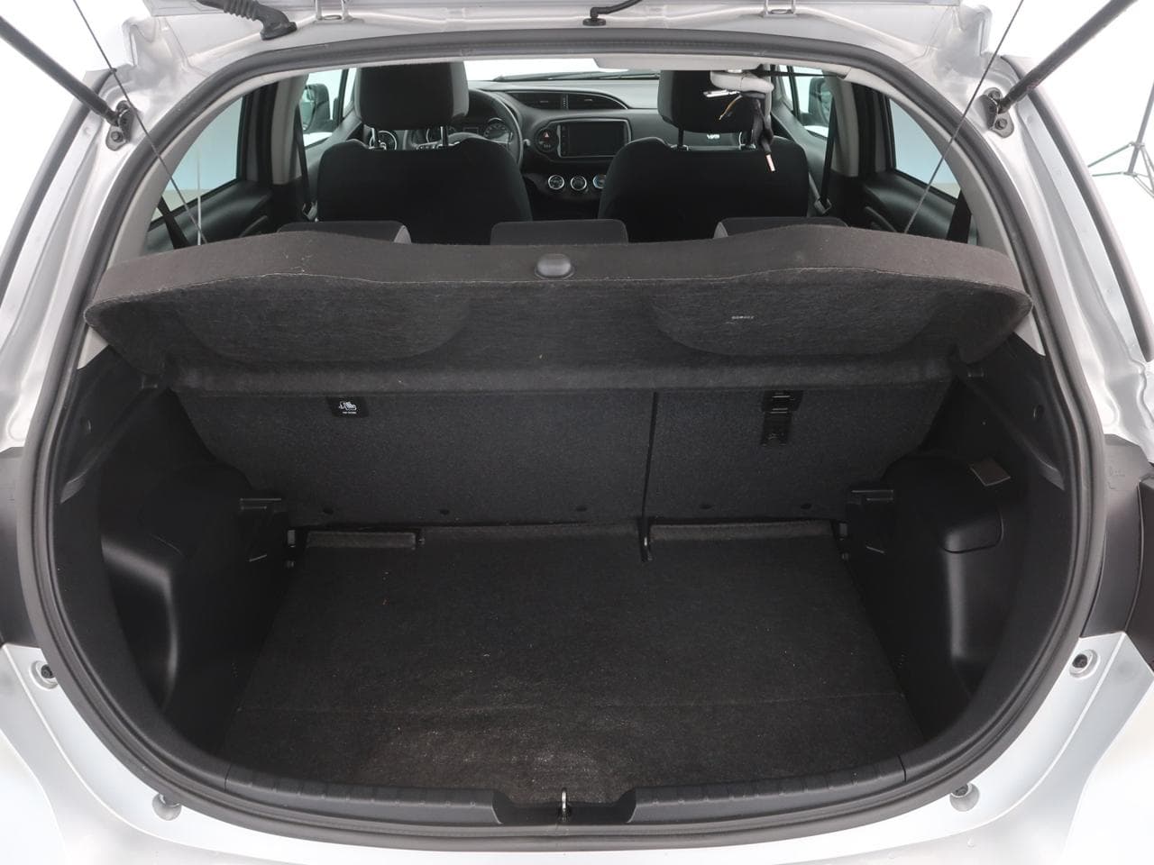 2020 Toyota YARIS - 29