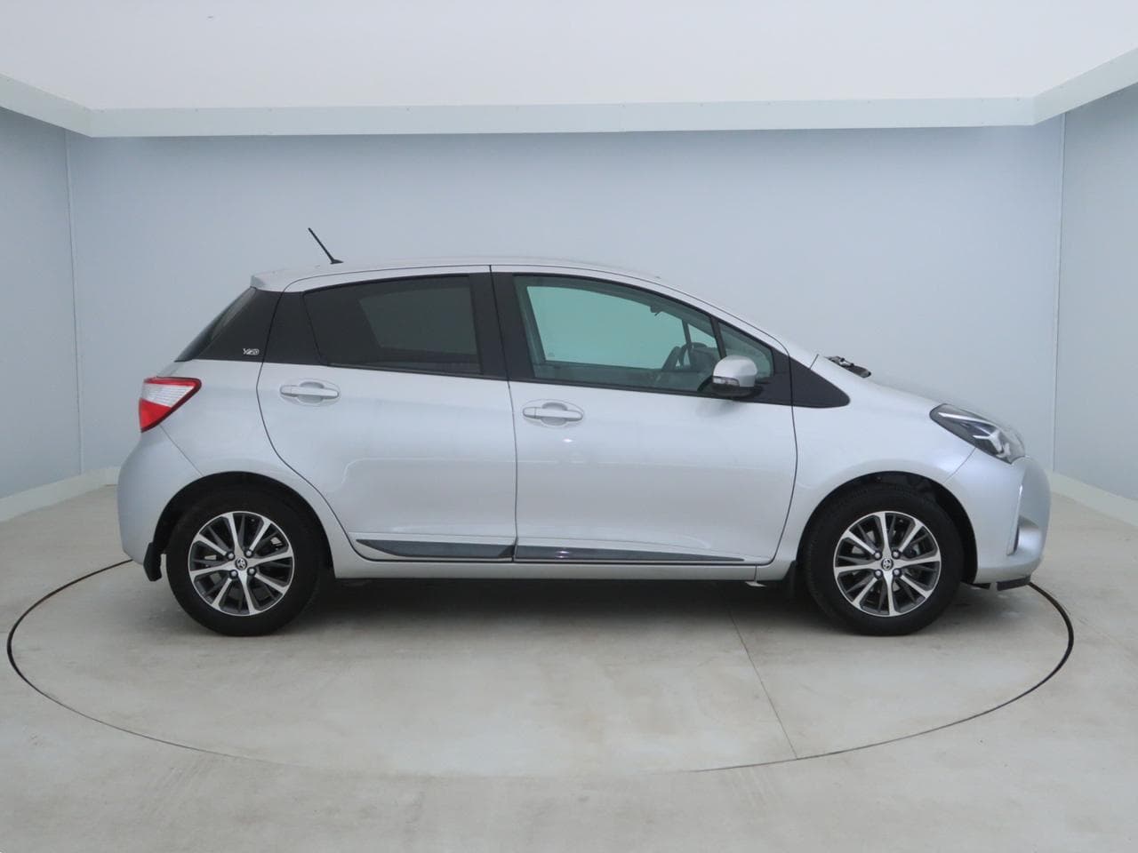 2020 Toyota YARIS - 8
