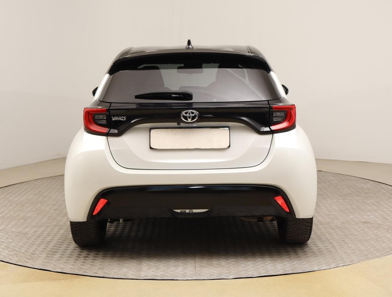 2022 Toyota YARIS - 10