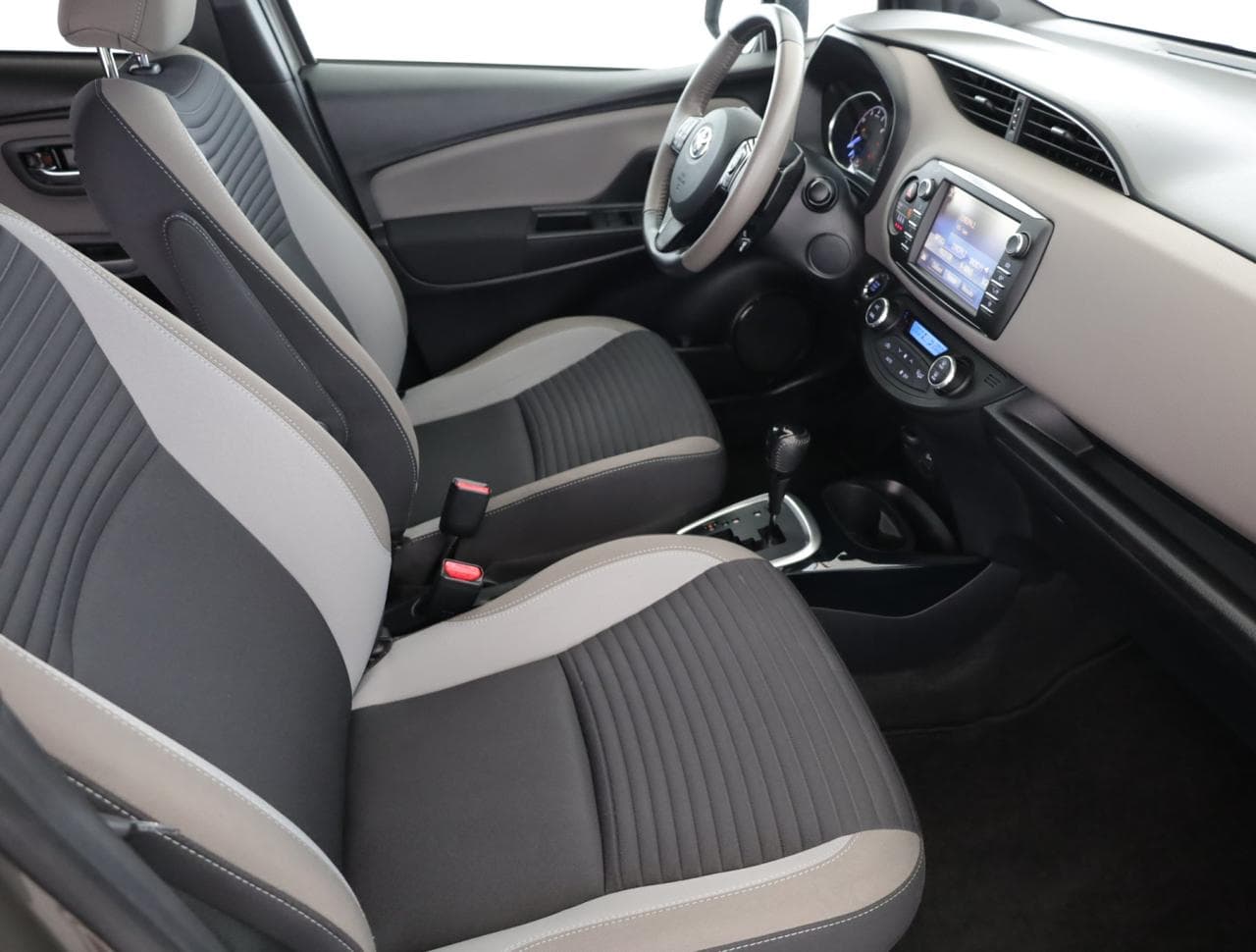 2018 Toyota YARIS - 10