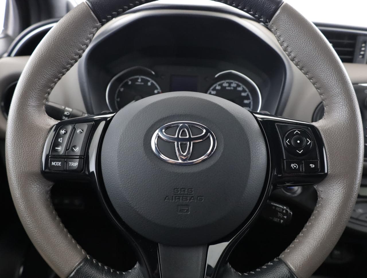 2018 Toyota YARIS - 14