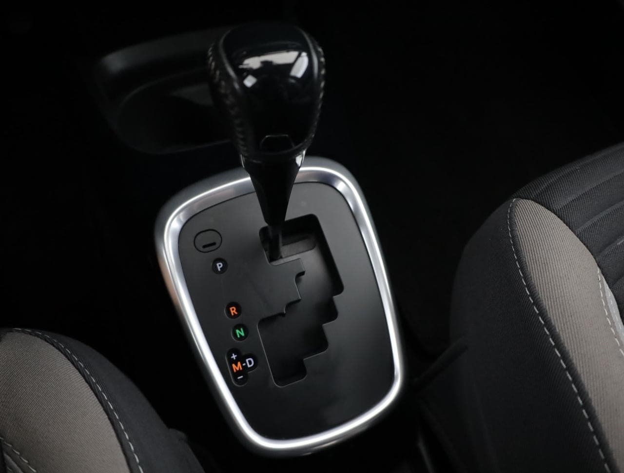 2018 Toyota YARIS - 17