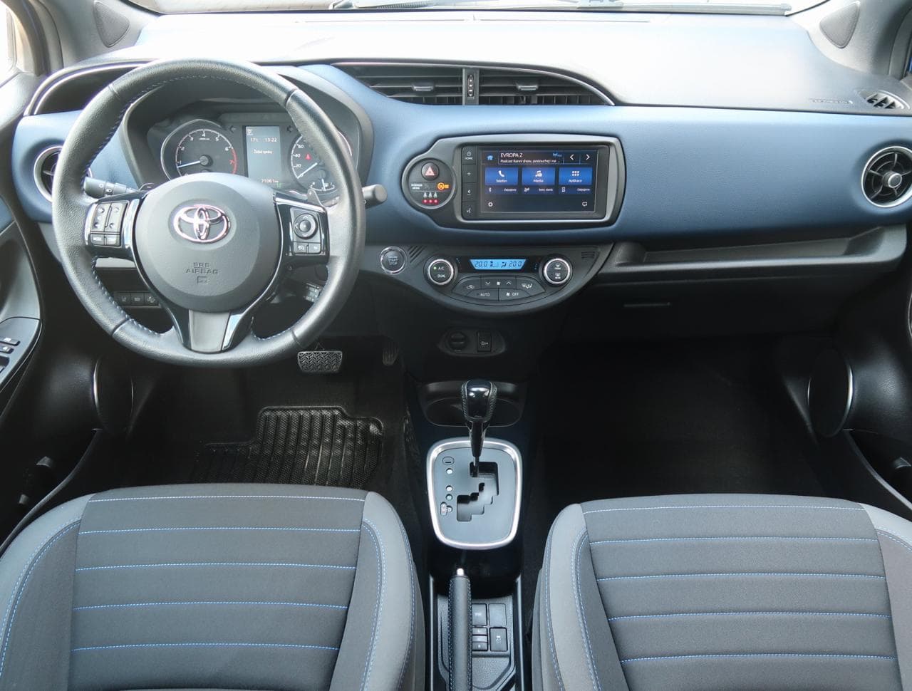 2020 Toyota YARIS - 10