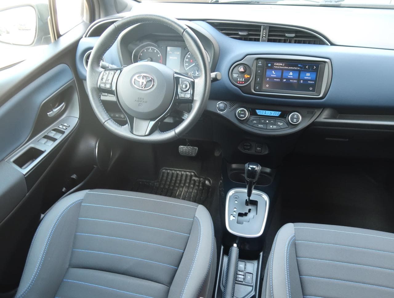2020 Toyota YARIS - 9