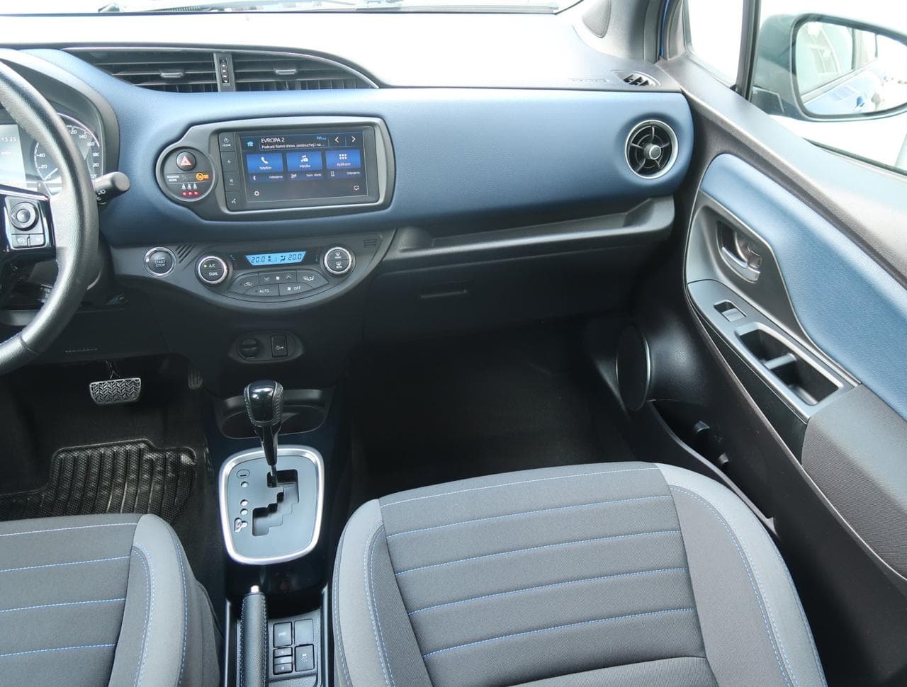 2020 Toyota YARIS - 11
