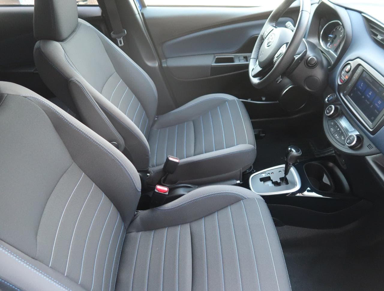 2020 Toyota YARIS - 12