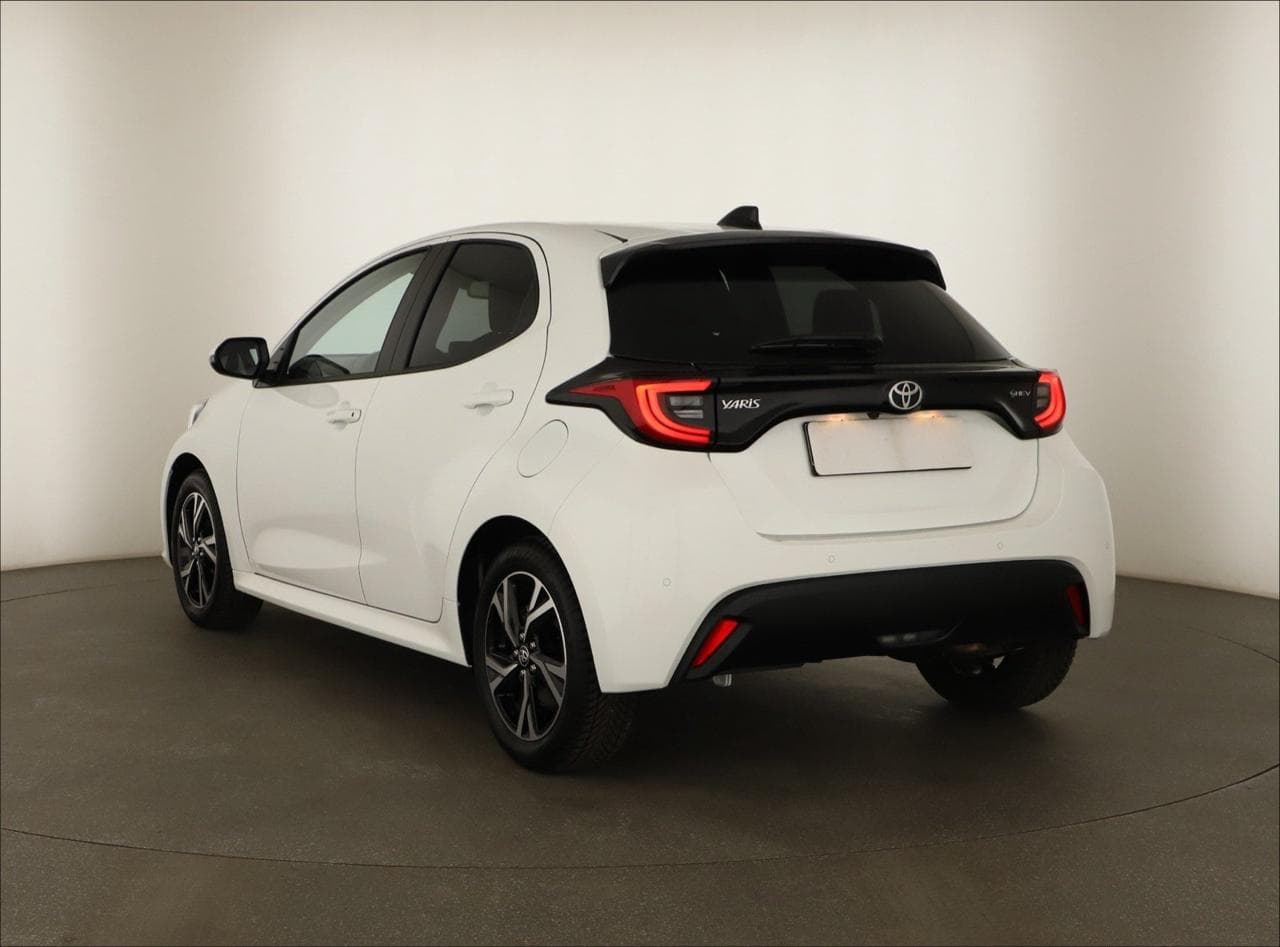 2026 Toyota YARIS - 8
