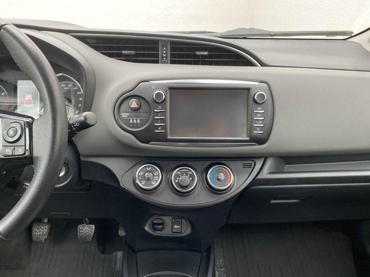 2018 Toyota YARIS - 15