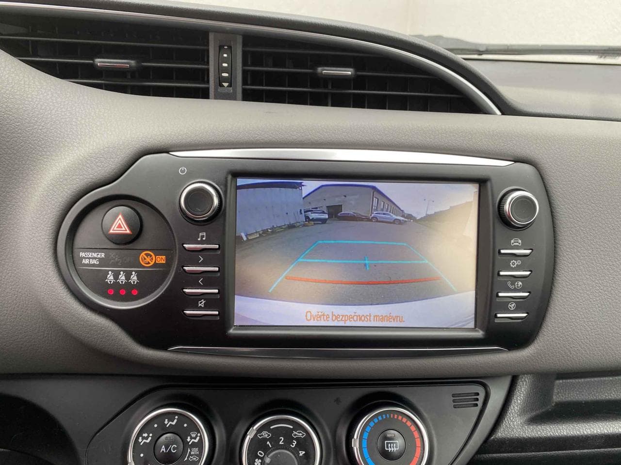 2018 Toyota YARIS - 27