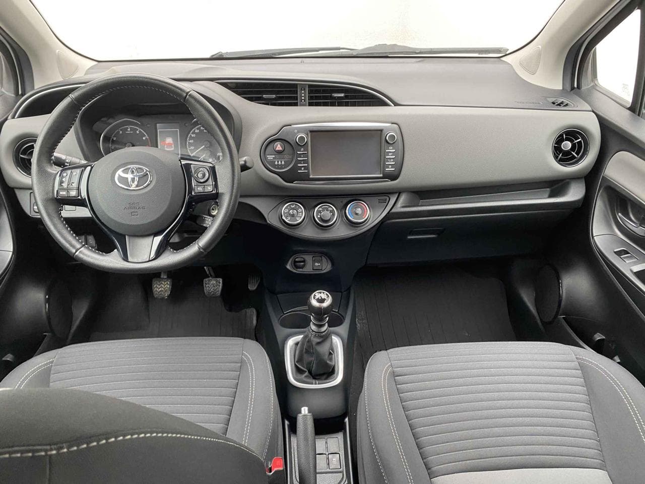 2018 Toyota YARIS - 8