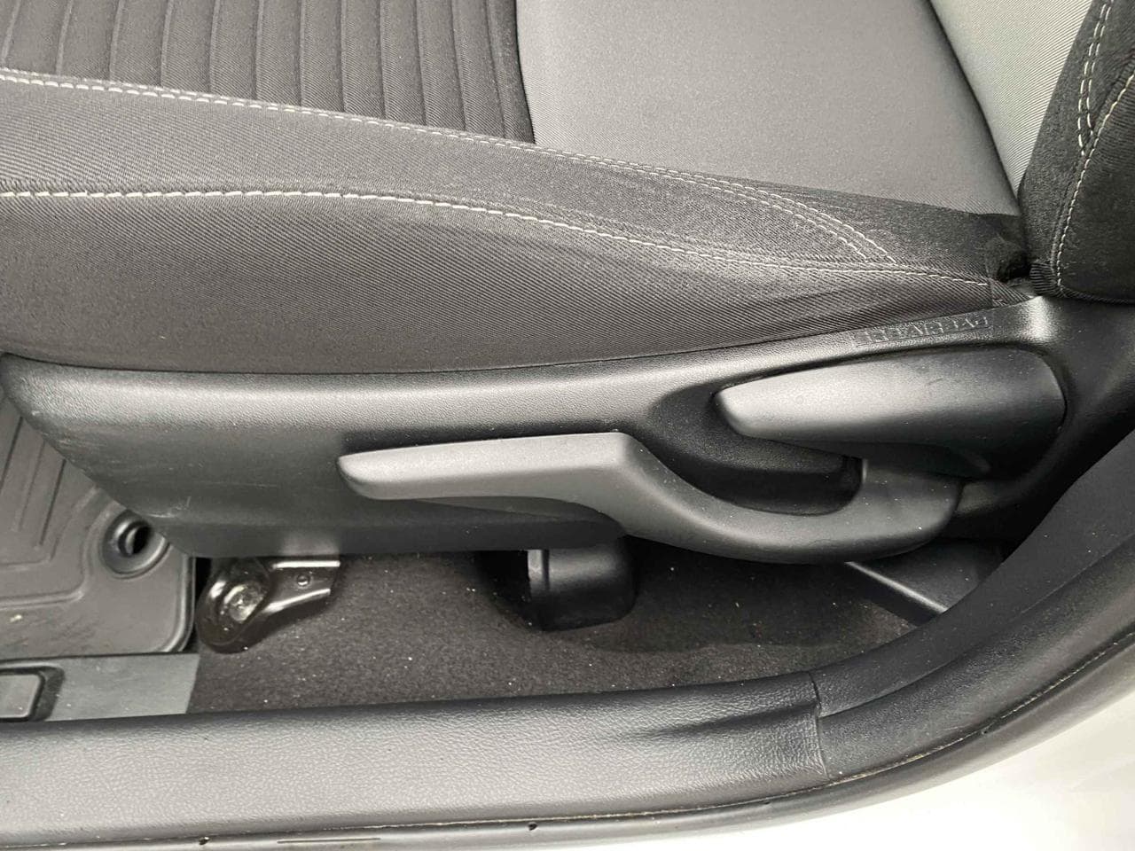 2018 Toyota YARIS - 19