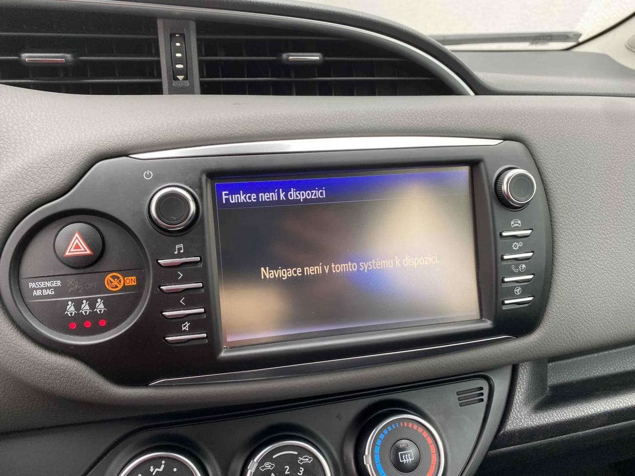 2018 Toyota YARIS - 25