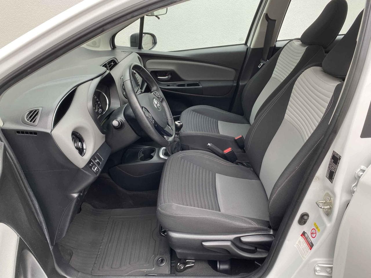 2018 Toyota YARIS - 9