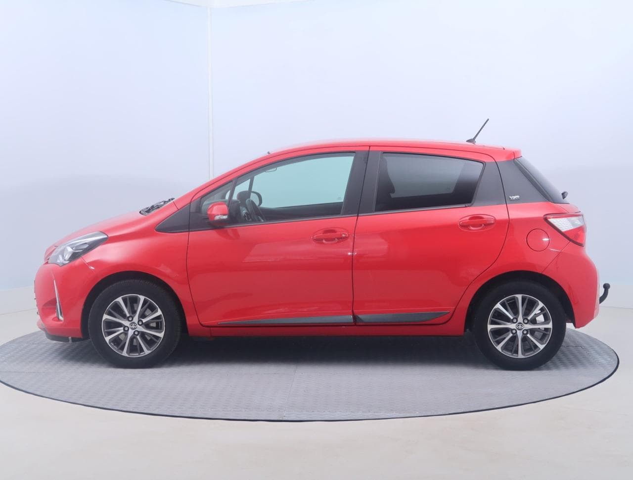 2019 Toyota YARIS - 9
