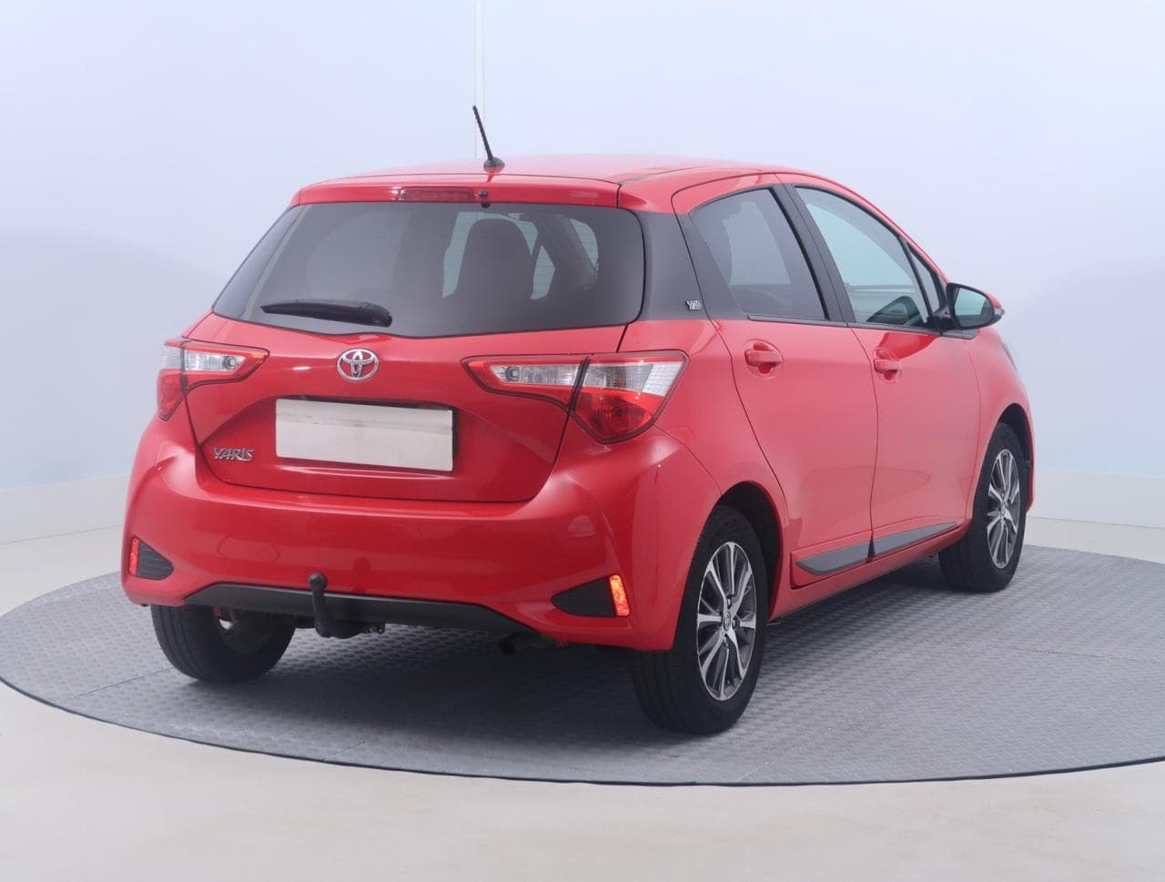2019 Toyota YARIS - 17