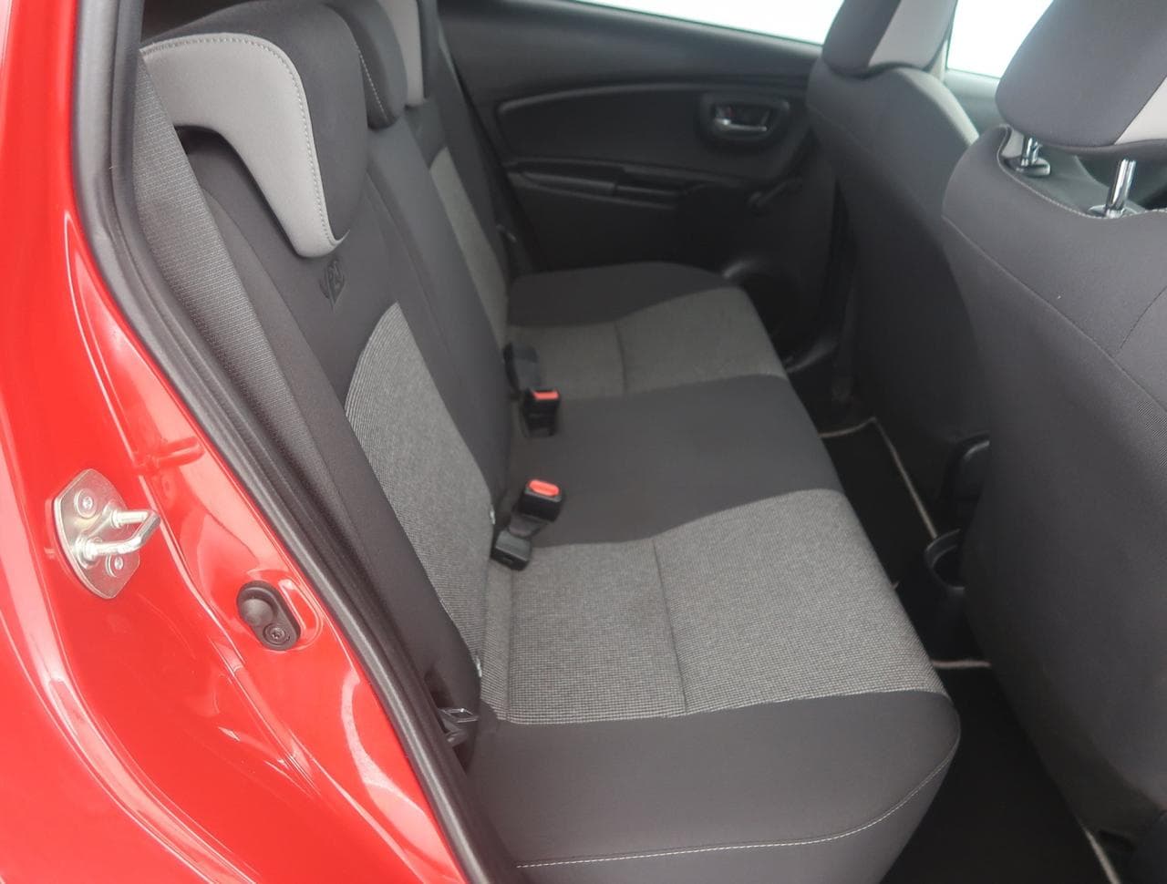 2019 Toyota YARIS - 35