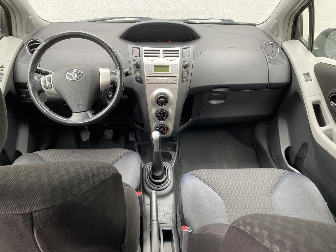 2007 Toyota YARIS - 11