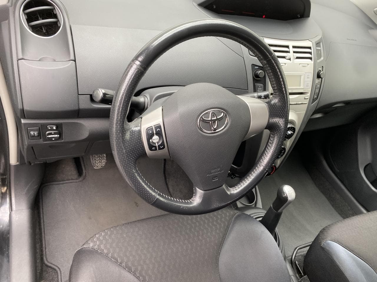 2007 Toyota YARIS - 18