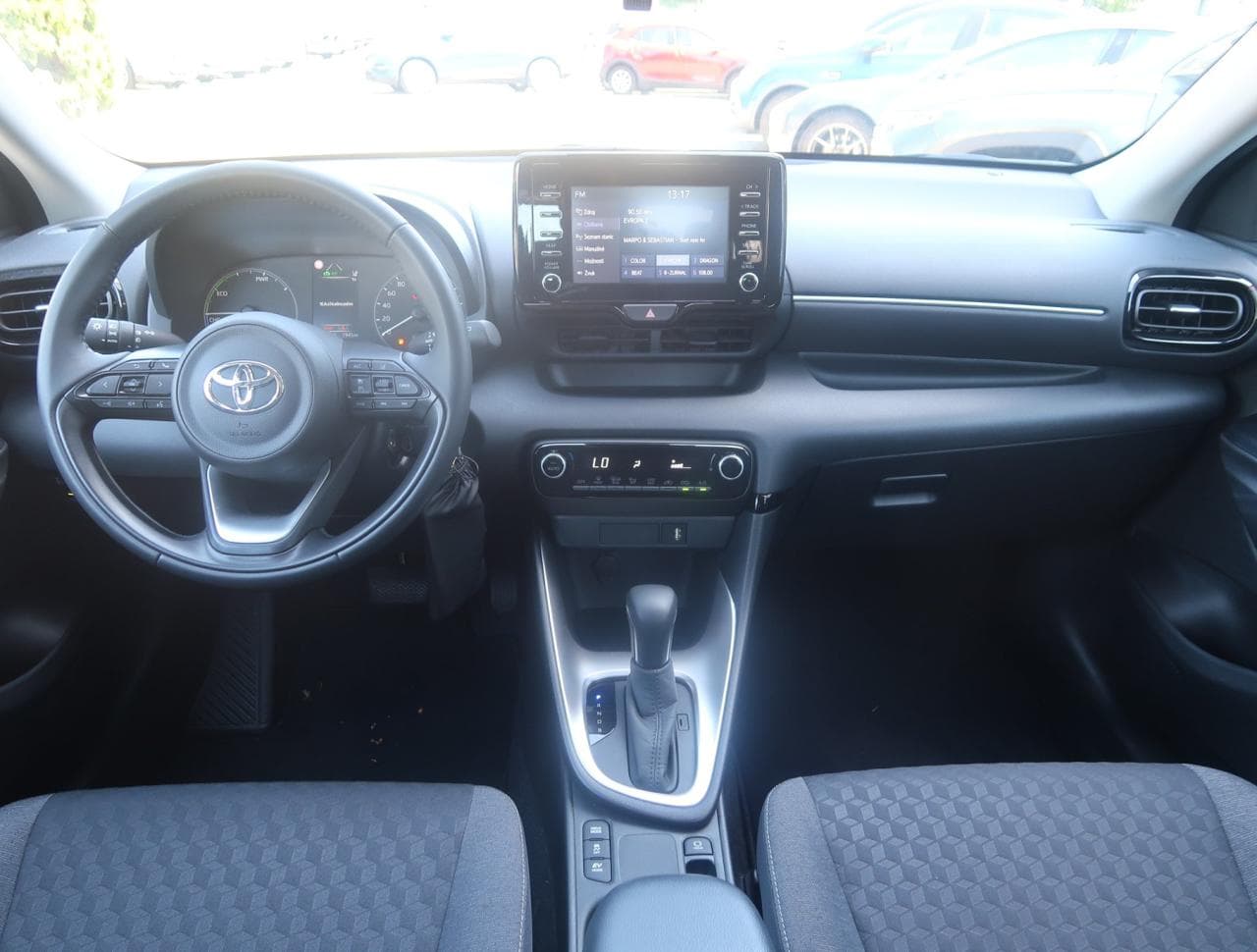 2022 Toyota YARIS - 10