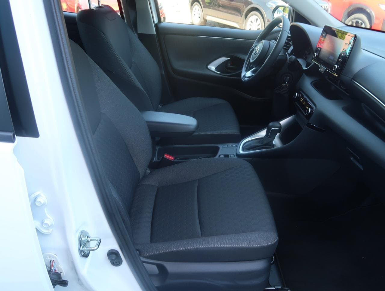 2022 Toyota YARIS - 12