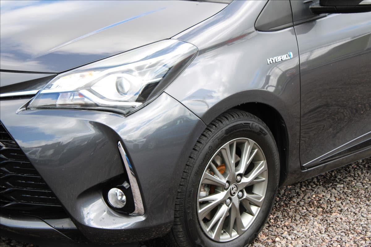 2017 Toyota YARIS - 15