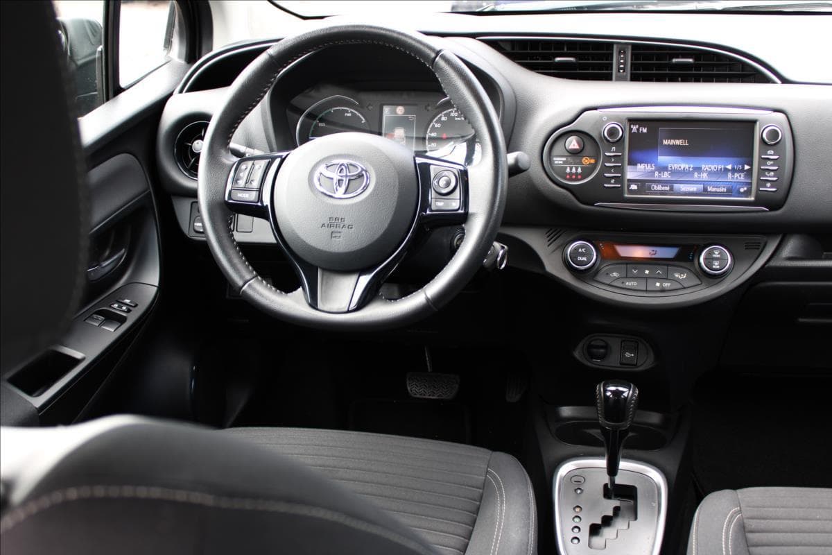 2017 Toyota YARIS - 19