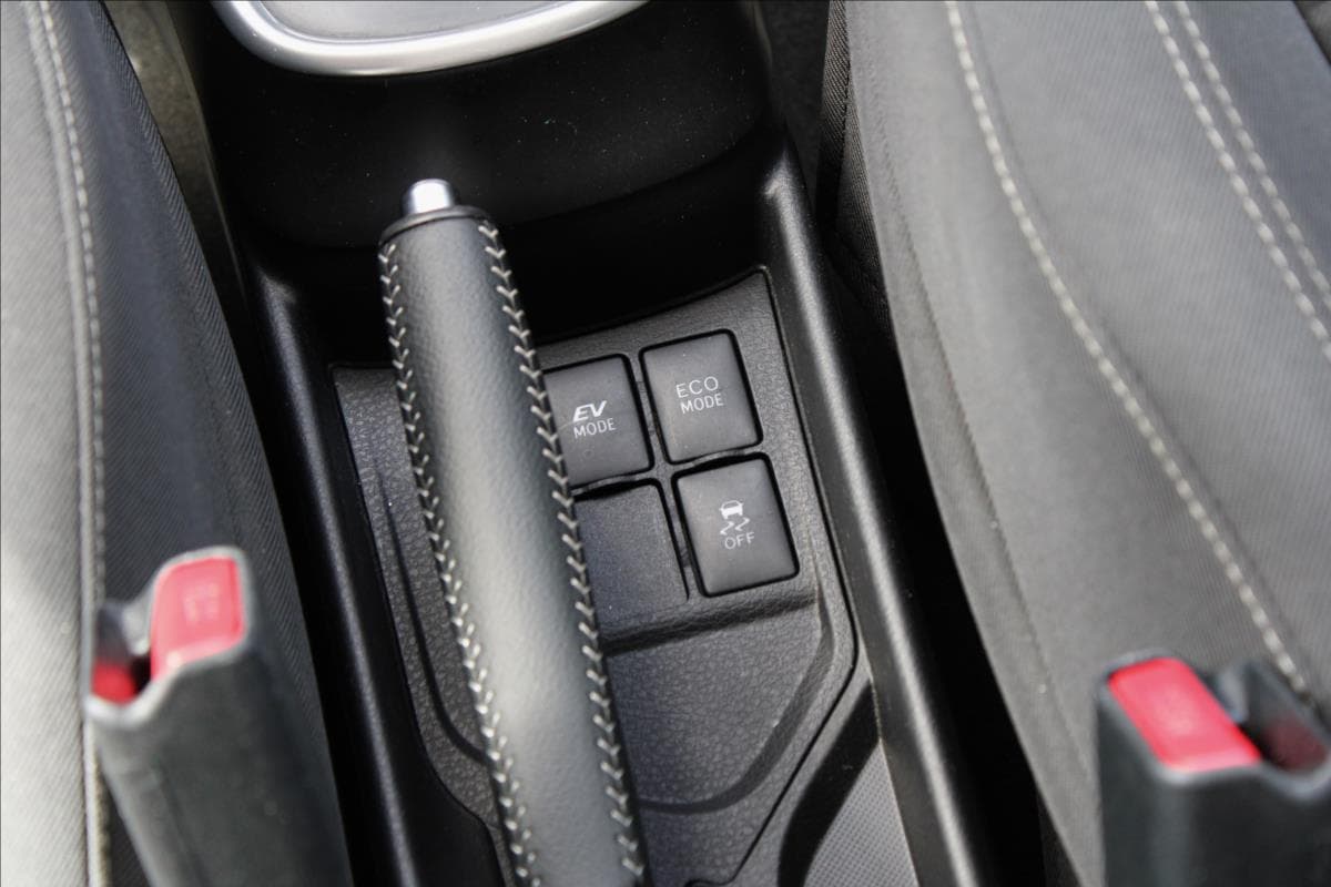 2017 Toyota YARIS - 24