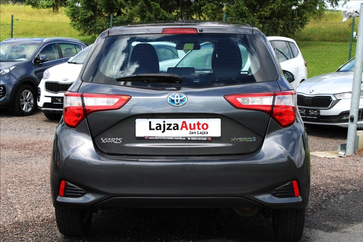2017 Toyota YARIS - 9