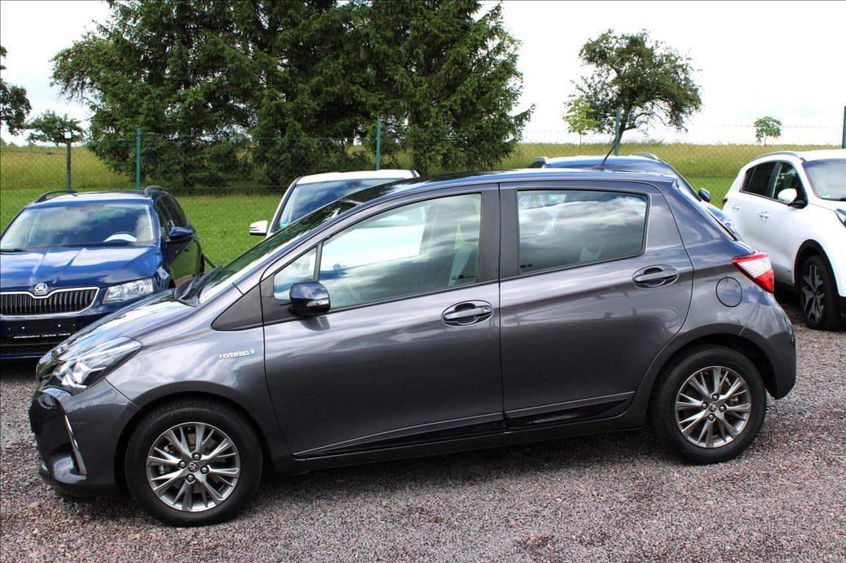 2017 Toyota YARIS - 7