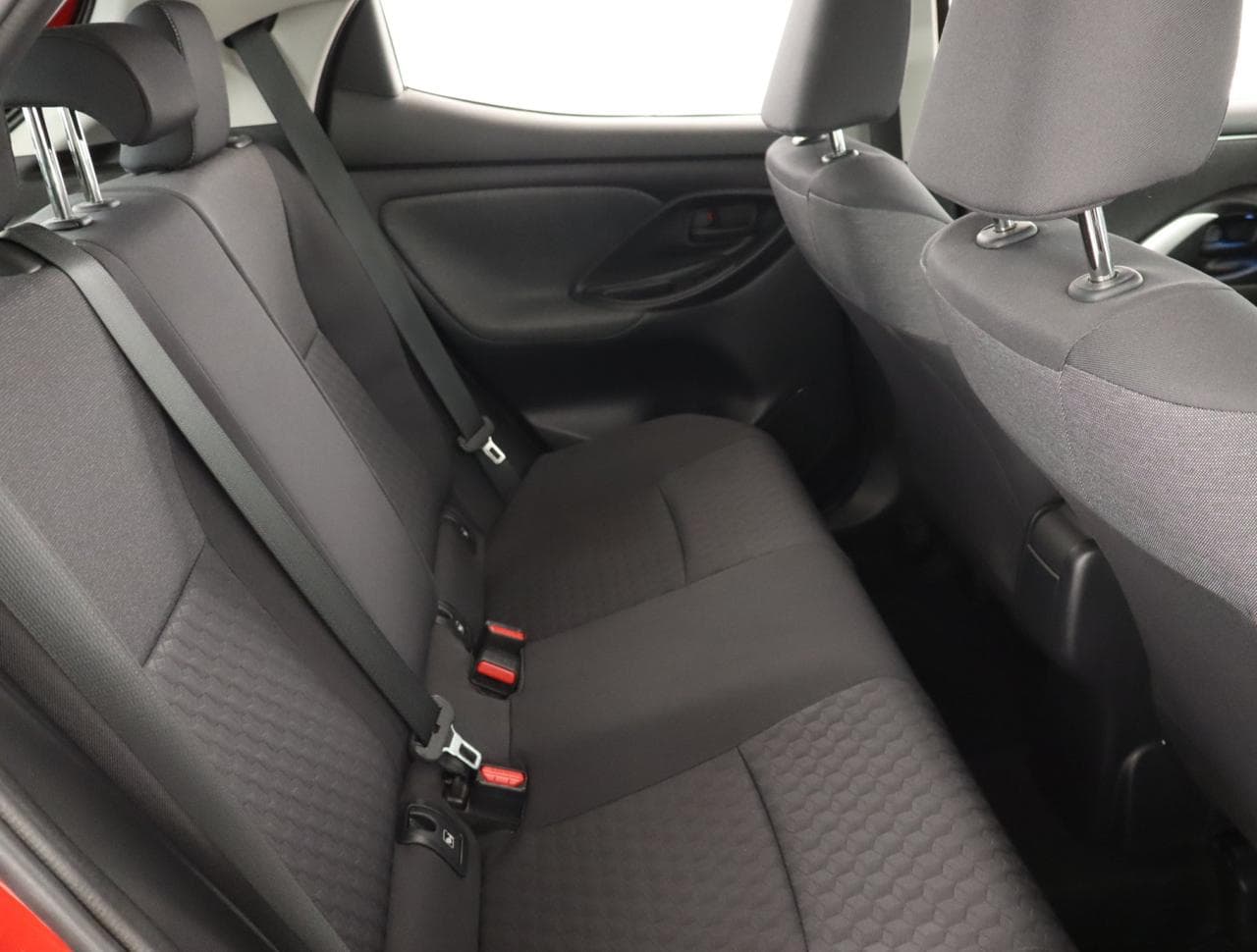2022 Toyota YARIS - 25