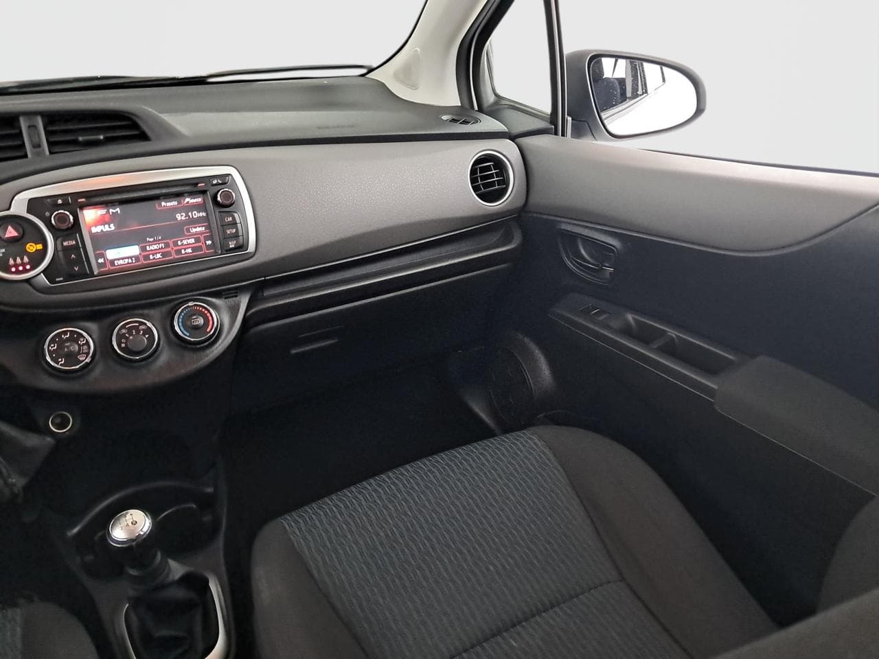 2012 Toyota YARIS - 17
