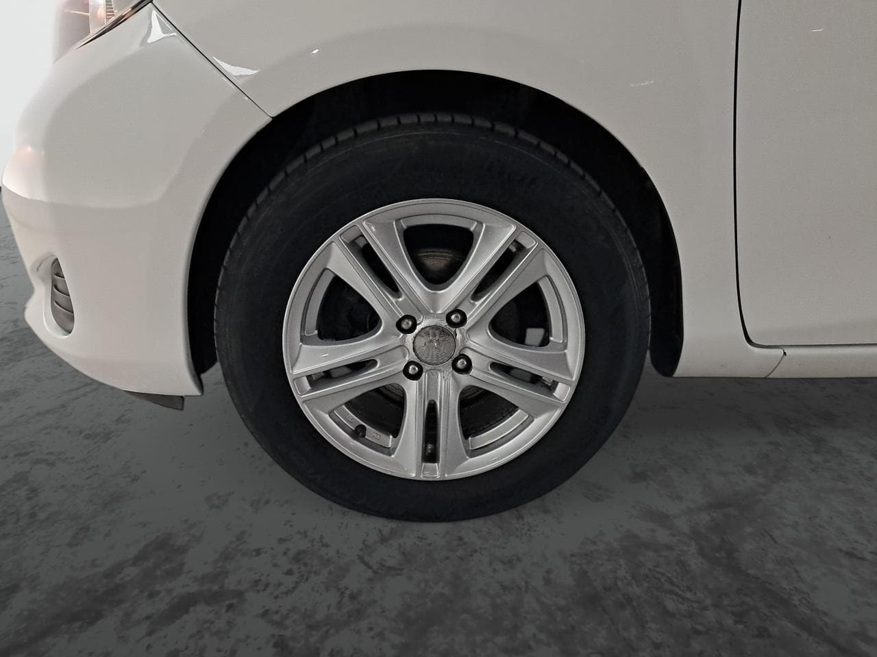 2012 Toyota YARIS - 33