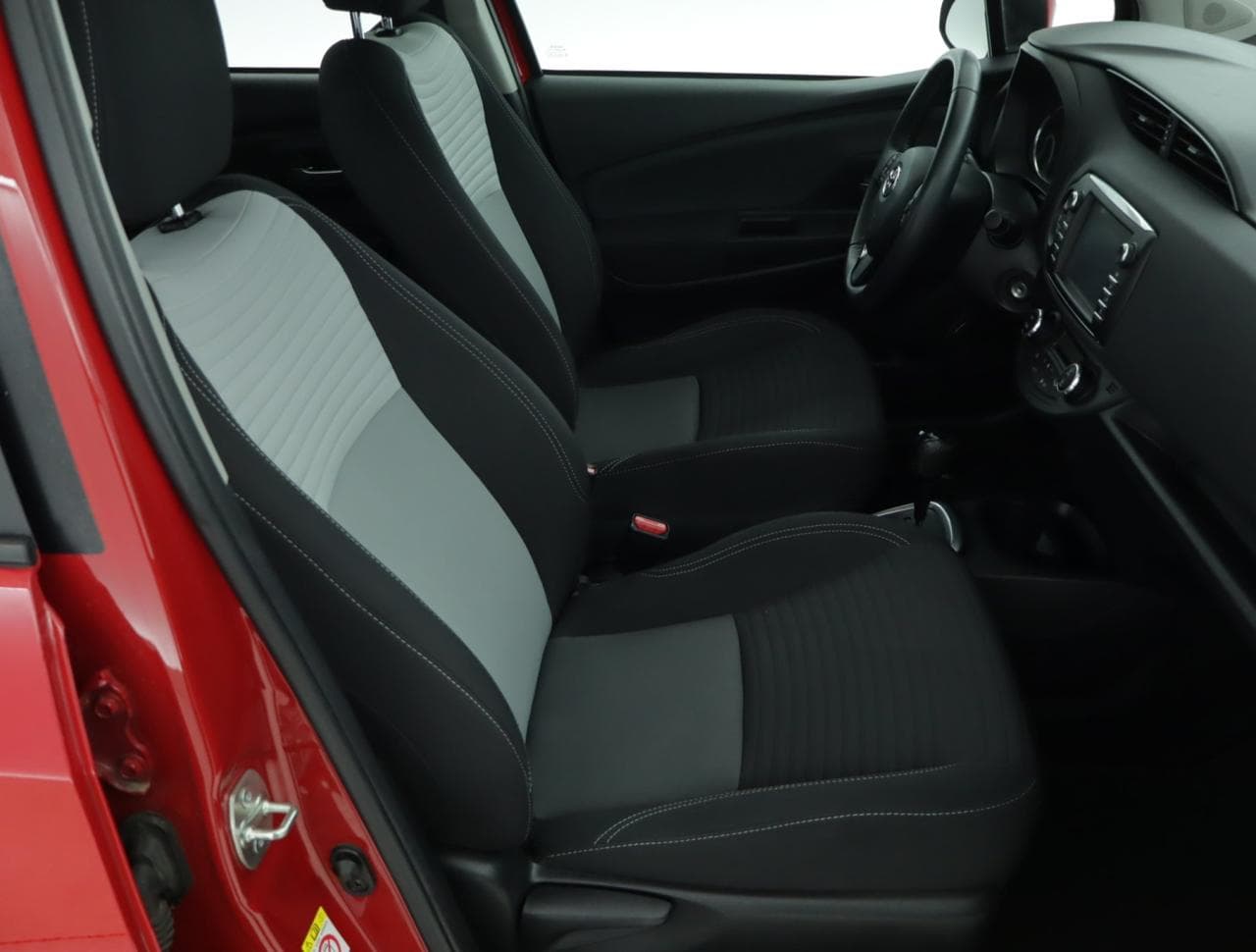 2018 Toyota YARIS - 21
