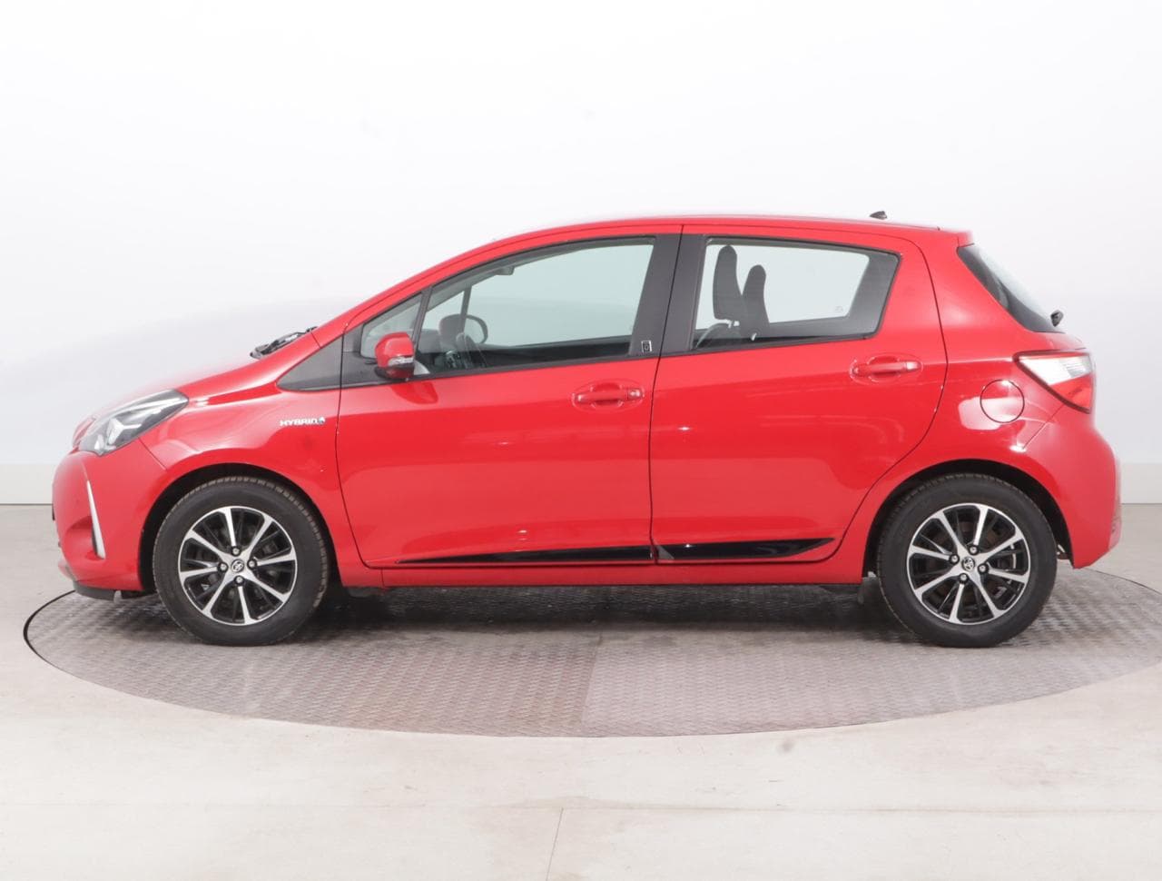 2018 Toyota YARIS - 6