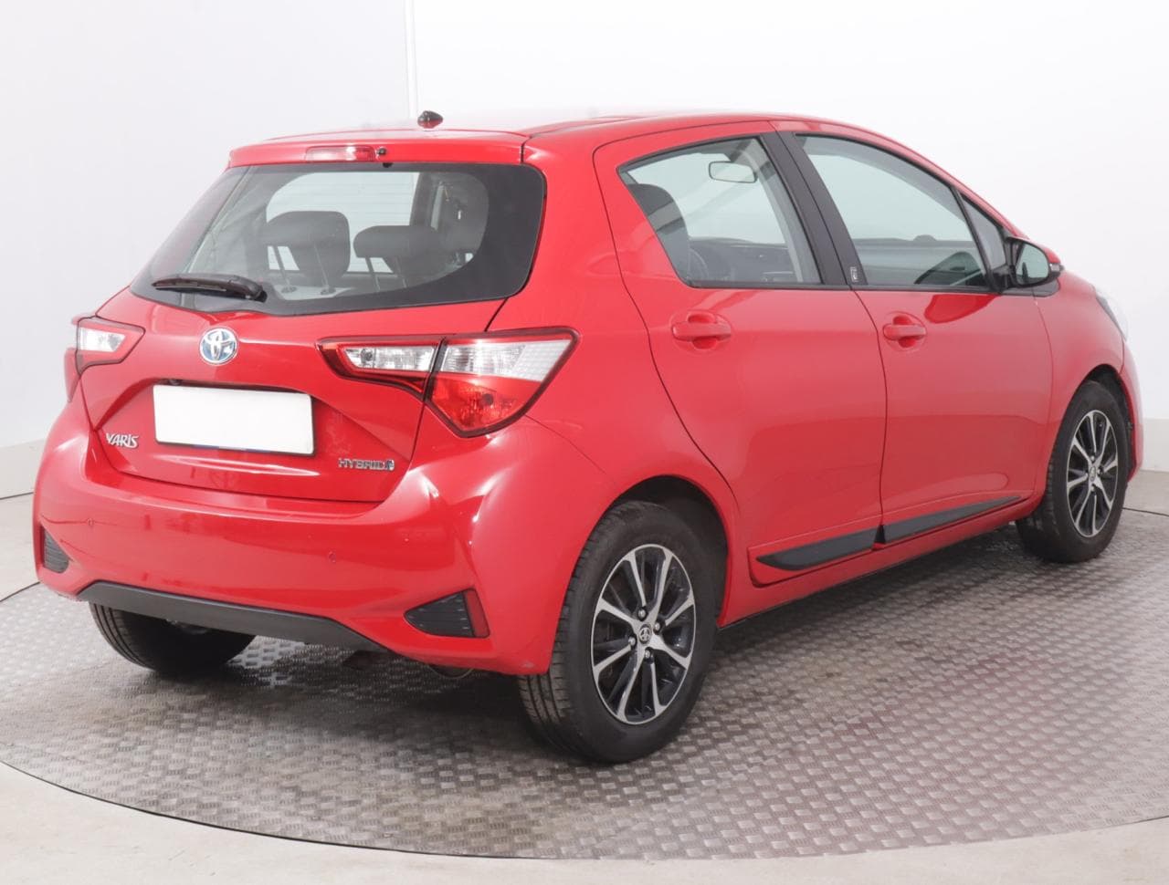 2018 Toyota YARIS - 11