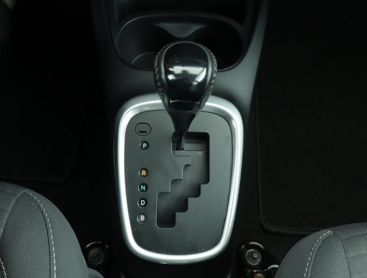 2018 Toyota YARIS - 33