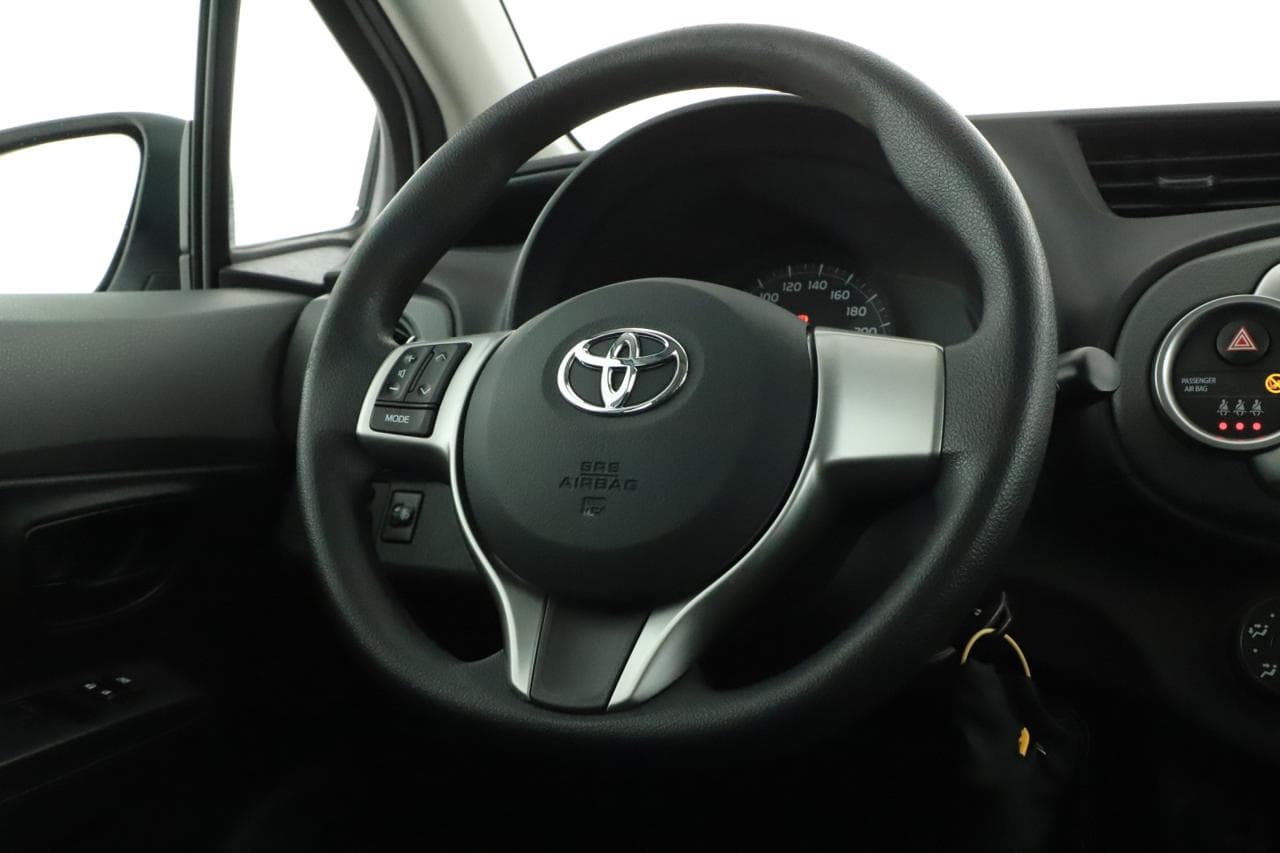 2013 Toyota YARIS - 26