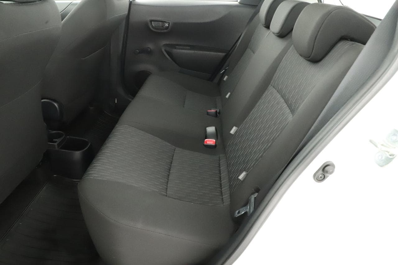 2013 Toyota YARIS - 22