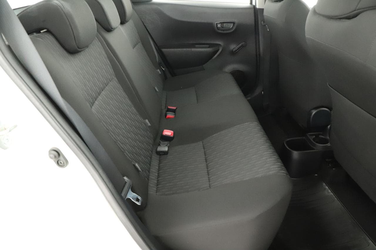 2013 Toyota YARIS - 20