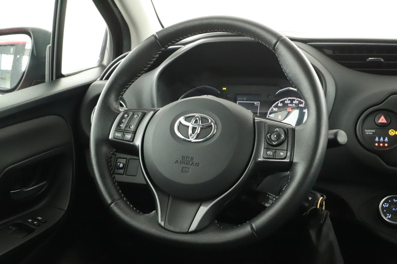2020 Toyota YARIS - 33