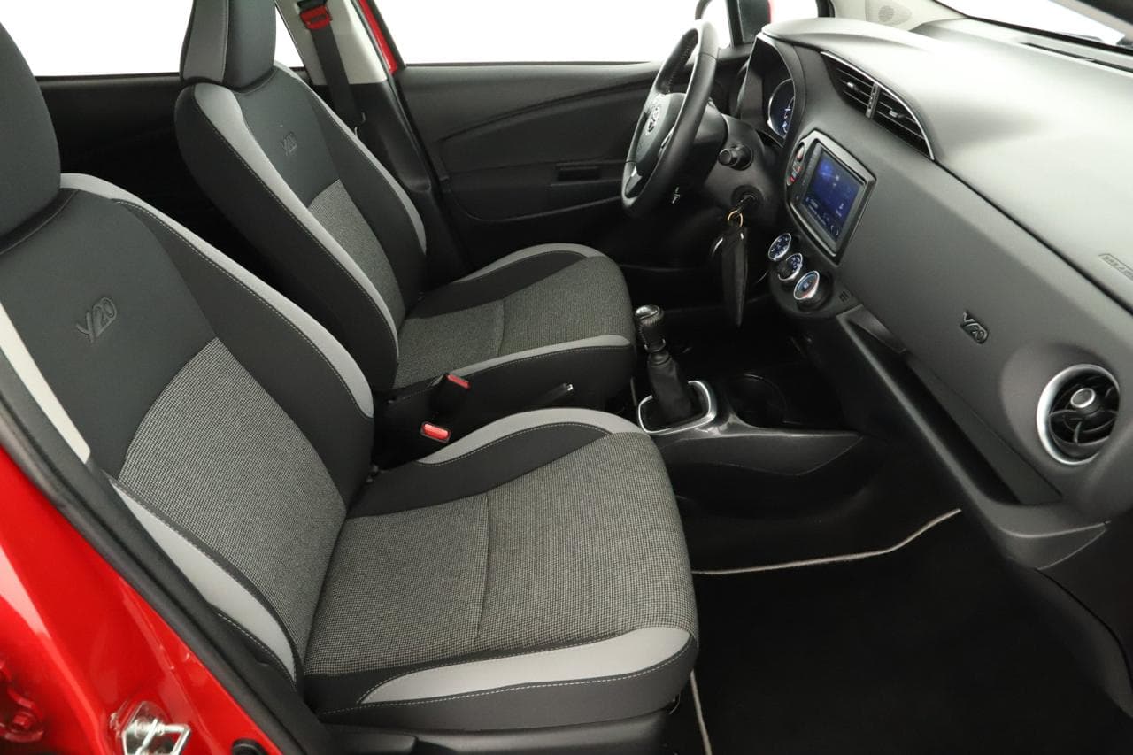 2020 Toyota YARIS - 18