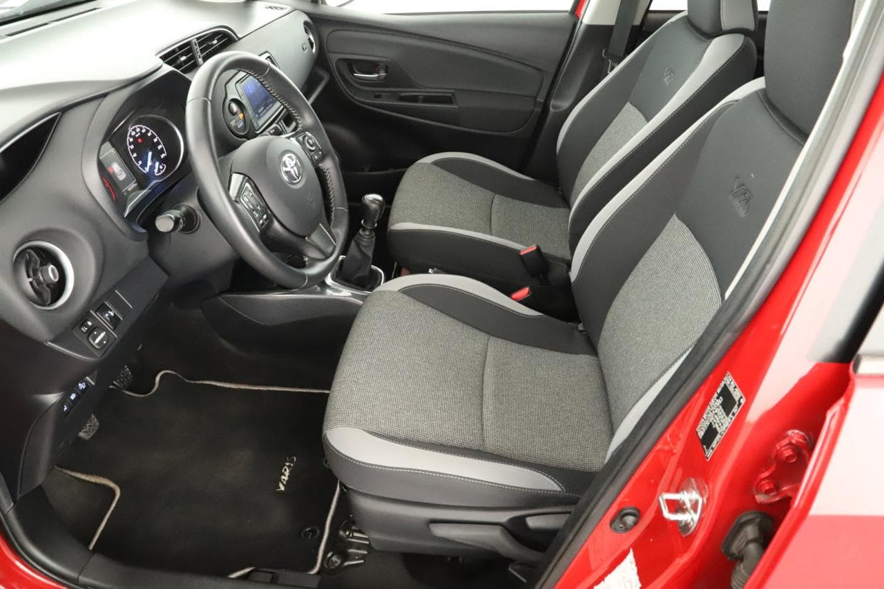 2020 Toyota YARIS - 23