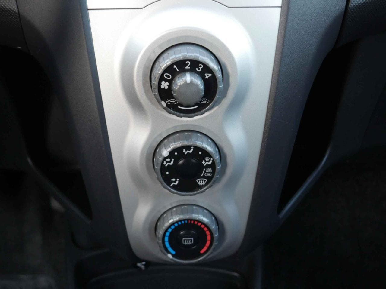 2007 Toyota YARIS - 24