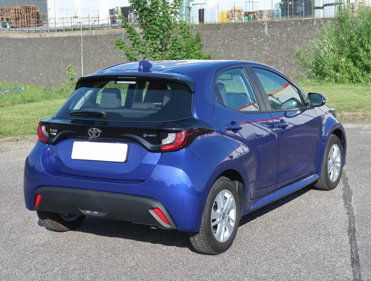 2024 Toyota YARIS - 11