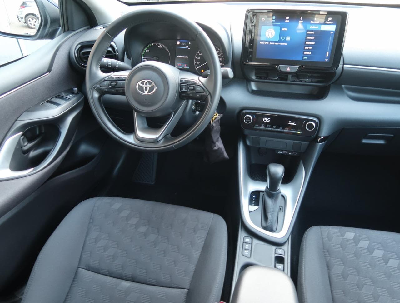 2024 Toyota YARIS - 15