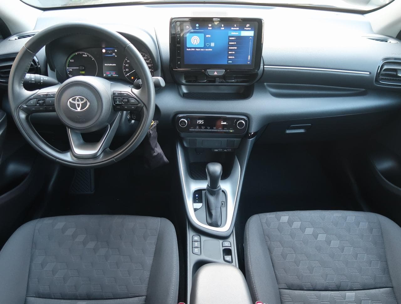 2024 Toyota YARIS - 17